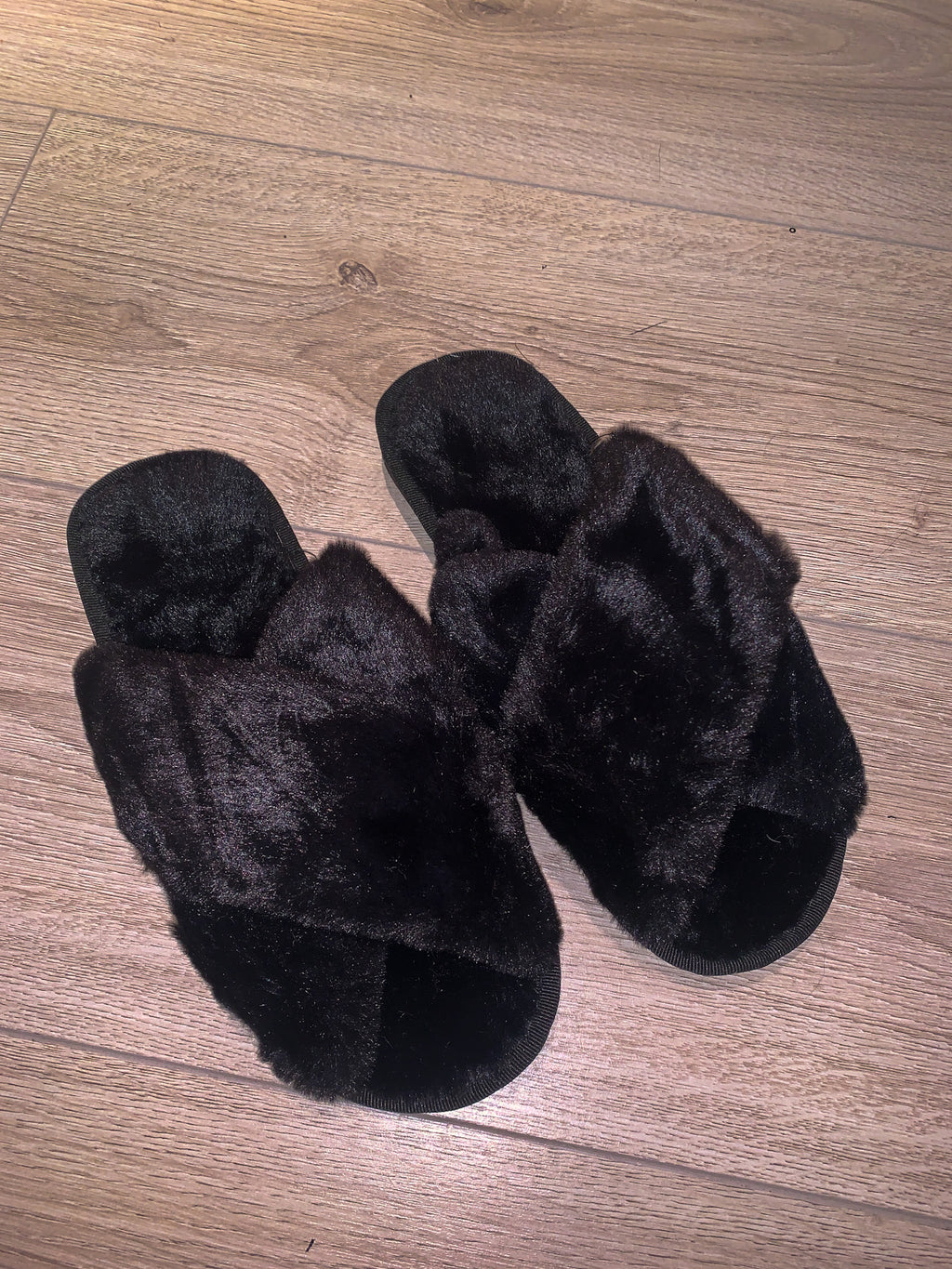 Fluffy Crossover Slippers Black